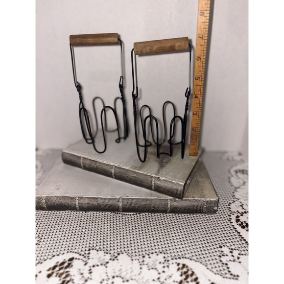 2 pcs. - Metal Wire Canning Jar Holder Lifter with Wood Handle Farmhouse Country - Picture 2 of 6